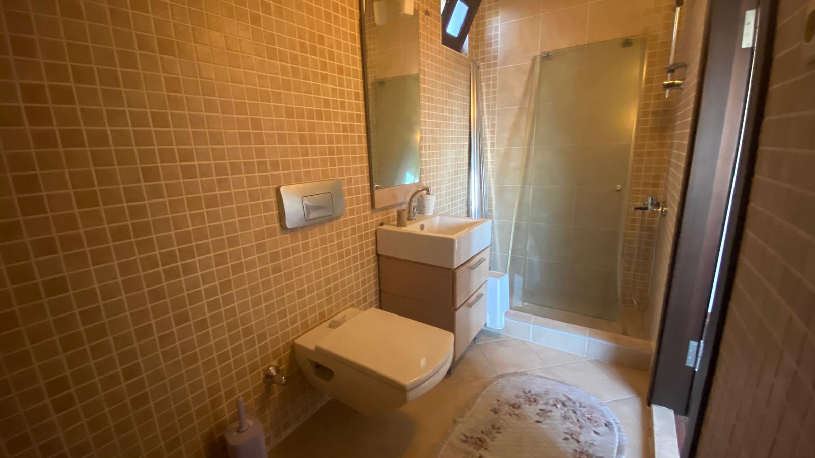 YALINCAK PARK EVLER 2'DE SATILIK TRİPLEKS VİLLA